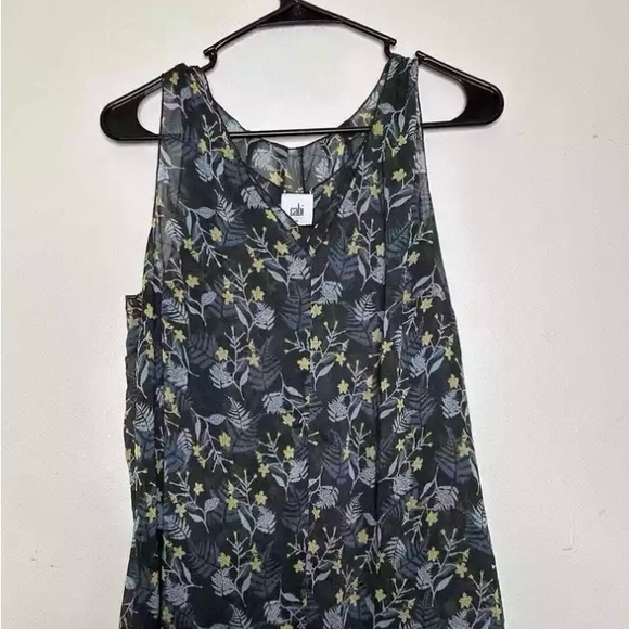 CABI Sz Medium Top Blouse #3450
Floral Fern Layered Sleeveless tank - Picture 2 of 3
